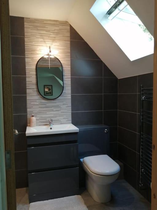 Exning The Highlands - 5 Bed 5 Bath - Huge Sociable Houseヴィラ エクステリア 写真