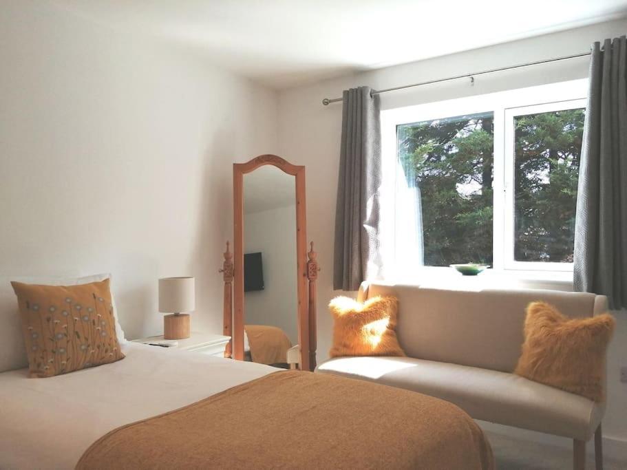 Exning The Highlands - 5 Bed 5 Bath - Huge Sociable Houseヴィラ エクステリア 写真
