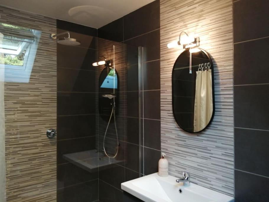 Exning The Highlands - 5 Bed 5 Bath - Huge Sociable Houseヴィラ エクステリア 写真